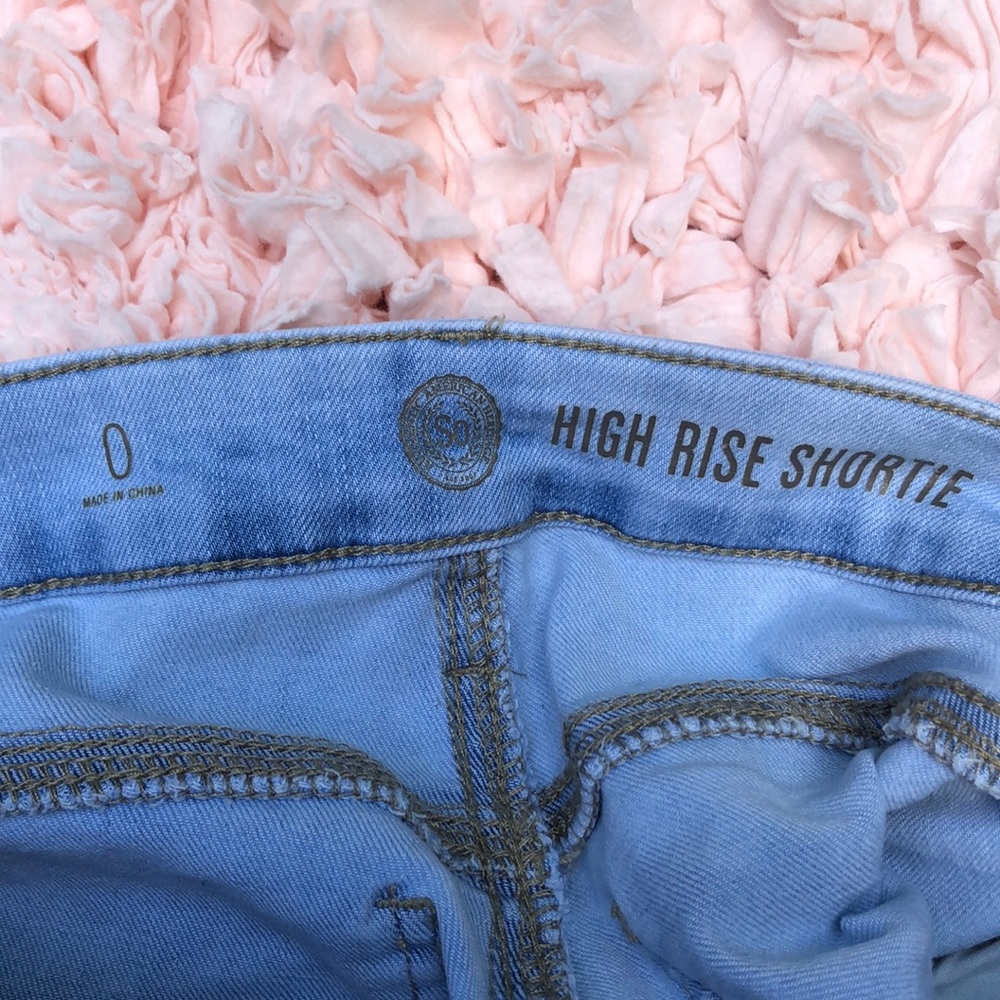 High Rise Short Pants - Picture 3 of 3